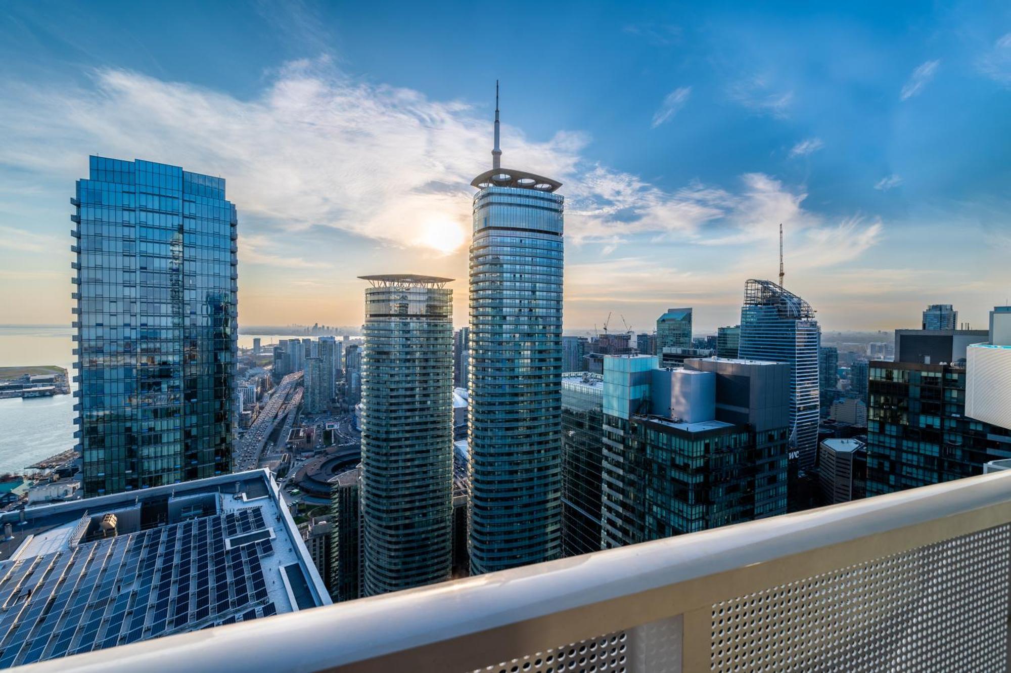 Presidential Suite Heart Of Downtown With Stunning View Toronto Eksteriør bilde